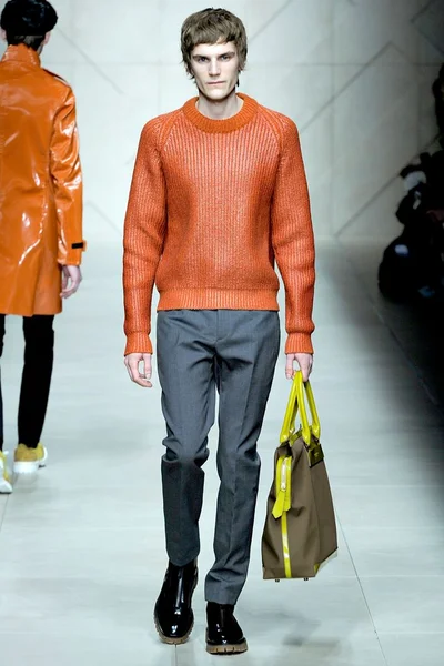 Look 13